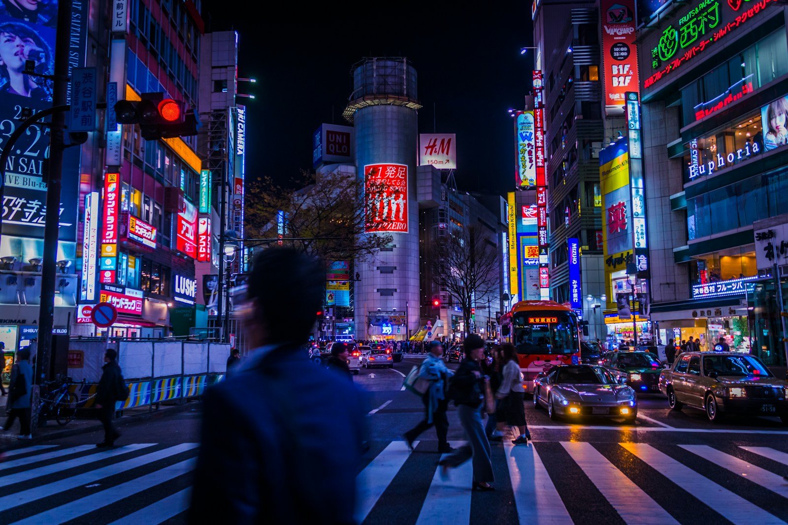 Japan Lets You Buy Contact Lenses Without Submitting a Prescription. So Why Does the Government Dislike the Phrase "No Prescription Required"?