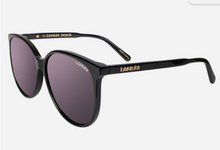 将图片加载到图库查看器,LBJC x EZYLENS 太阳眼镜Code LB101